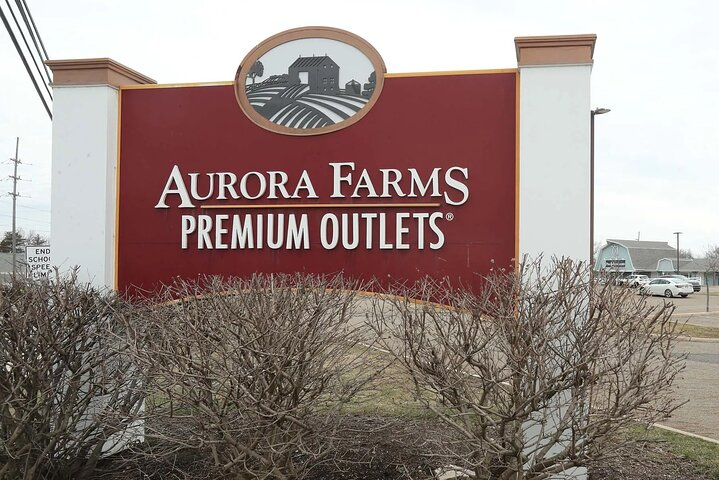 Private Shopping Tour from Cleveland to Aurora Farms Outlets - Photo 1 of 7